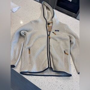 Patagonia jacket with hood NWT in Pelican color